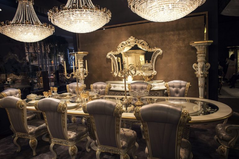 LUXURY DINING ROOMS WITH STYLE TO SPARE
