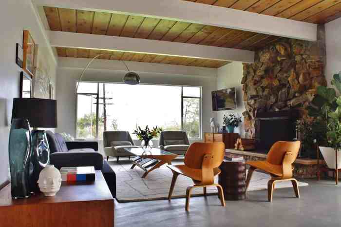 5 Iconic Mid-Century Modern Sofa Designs For The Living Room And Beyond